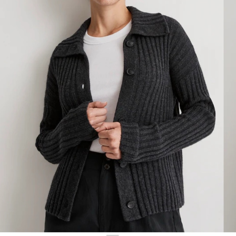 Collar cardigan sweater